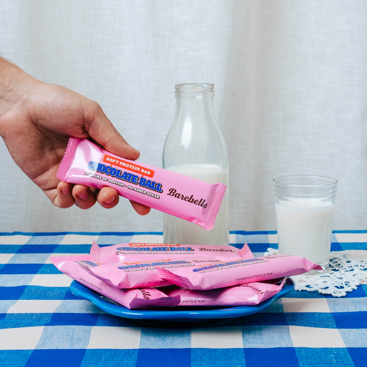 Barebells Soft Protein Bar Chocolate Ball eiwitreep met melk - sfeerfoto