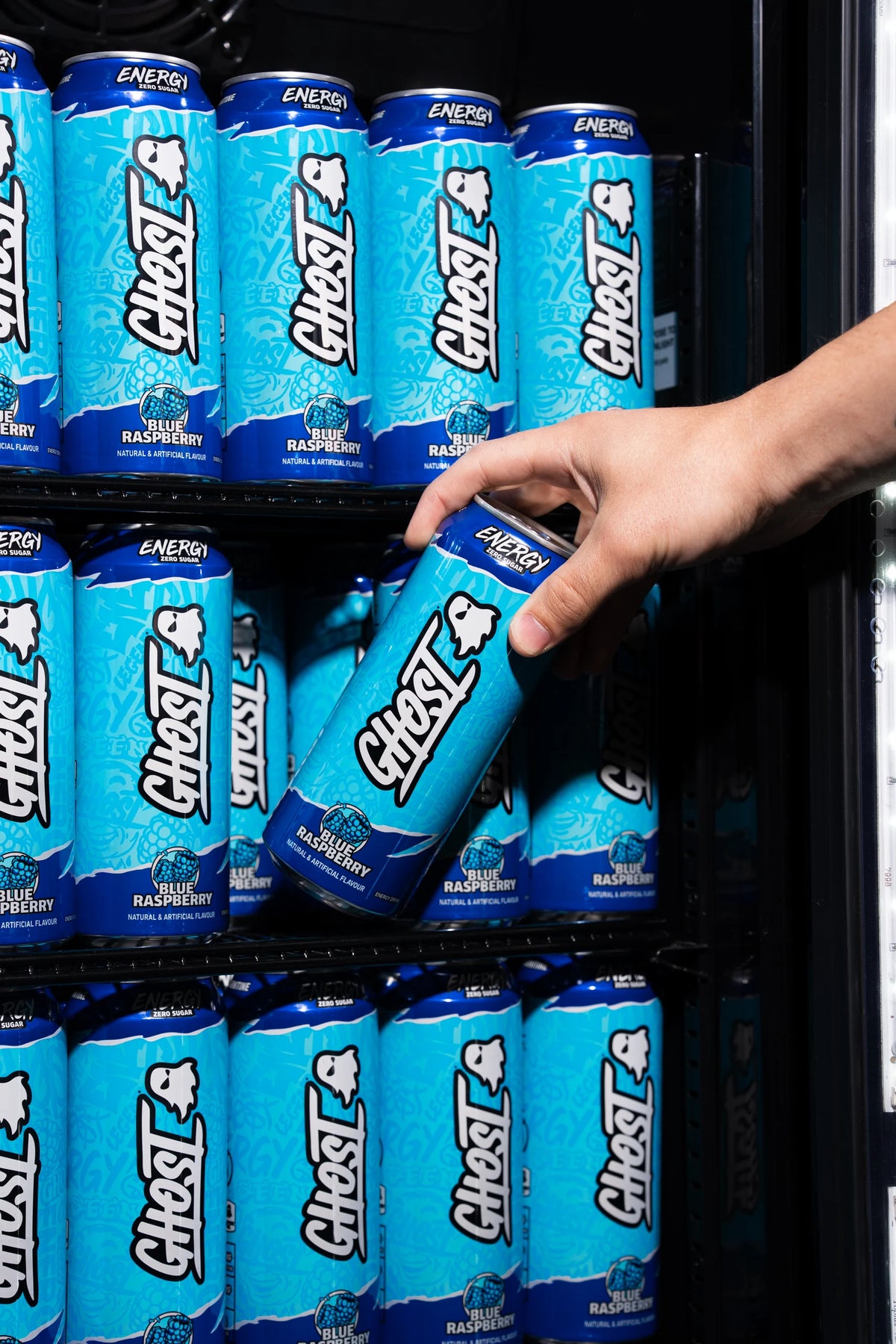 Ghost Energy Blue Raspberry energiedrank – blik uit de koeling