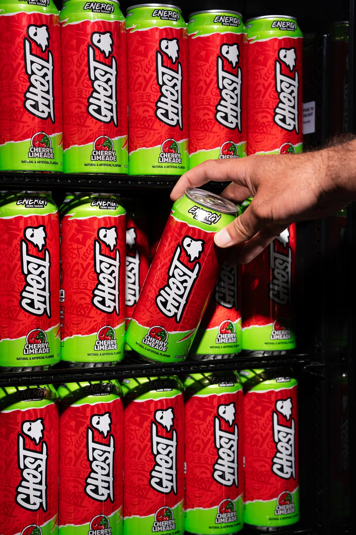 Ghost Energy Cherry Limeade energiedrank – blik uit de koeling